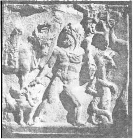 Фрагмент стенки мраморного саркофага II—III вв. н. э. с изображением подвигов Геракла Фрагмент стенки мраморного саркофага II—III вв. н. э. с изображением подвигов Геракла