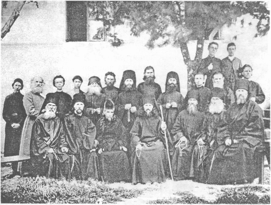 Монахи в Балаклавском Георгиевском монастыре. Конец XIX в Монахи в Балаклавском Георгиевском монастыре. Конец XIX в