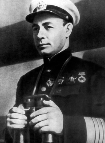 Н.Г. Кузнецов. В 1941 г. — Народный комиссар ВМФ СССР Н.Г. Кузнецов. В 1941 г. — Народный комиссар ВМФ СССР