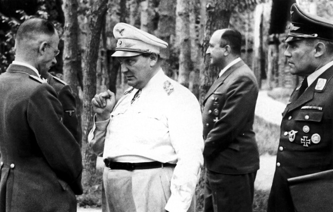 Г. Геринг ставит задачи авиации Г. Геринг ставит задачи авиации