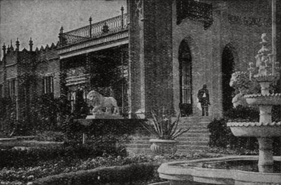Алупка. Дворец (Львиная терраса) Алупка. Дворец (Львиная терраса)