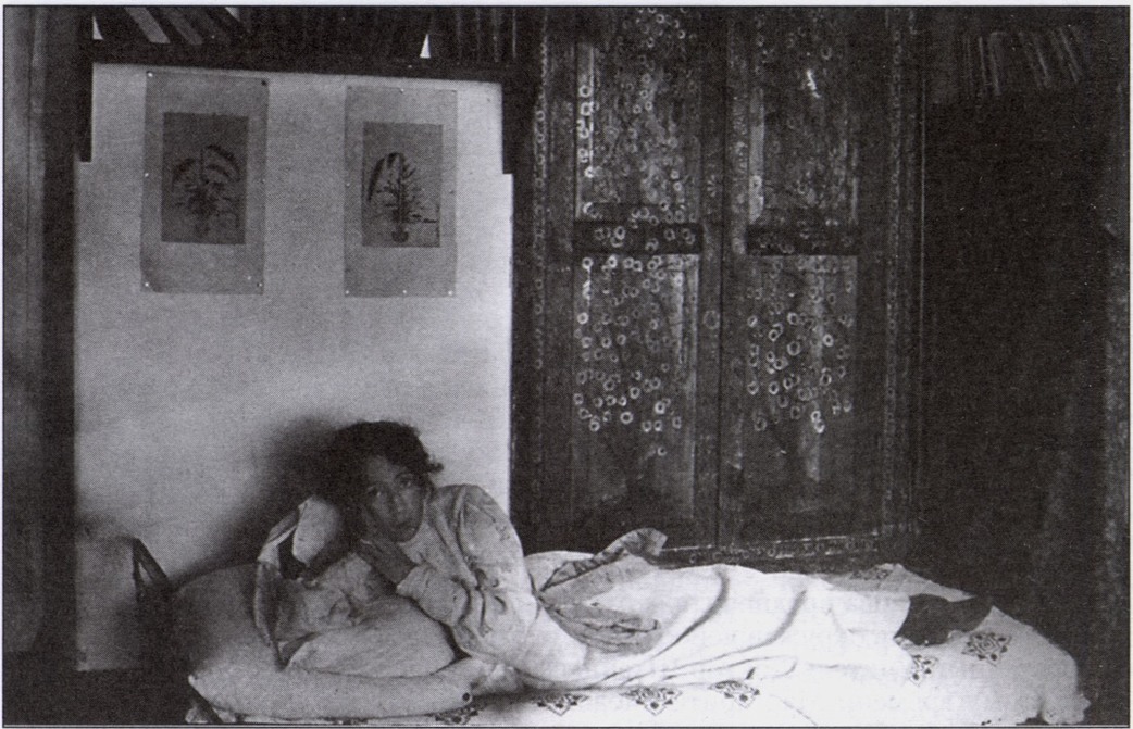 М. Сабашникова в доме поэта. Коктебель. Лето 1907 г. Фото Максимилиана Волошина М. Сабашникова в доме поэта. Коктебель. Лето 1907 г. Фото Максимилиана Волошина
