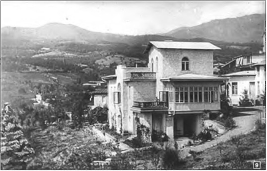 Ялтинский дом Антона Павловича Чехова. Осенью 1899 года сюда переехала вся его семья Ялтинский дом Антона Павловича Чехова. Осенью 1899 года сюда переехала вся его семья