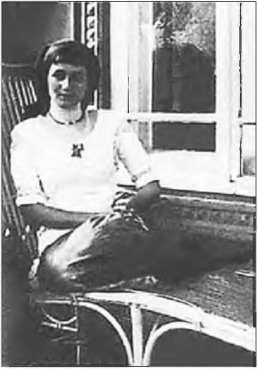 Анна Ахматова. 1913 г. Анна Ахматова. 1913 г.